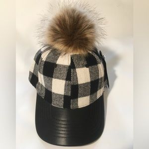 Epoch Rabbit Fur Pom-Pom Cap